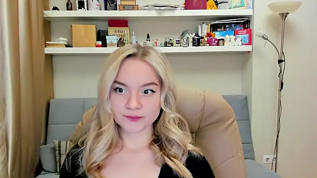 Snapshot of Kara_Smith_ chatting on 22, 2, 2025 Kara Smith  online show from 22, 2, 2025
