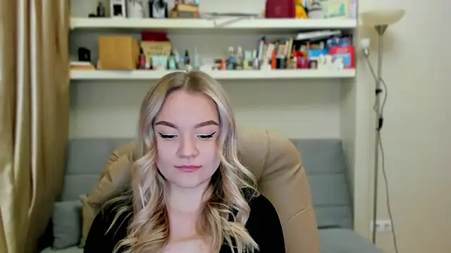 Kara Smith  online show from 6, 11, 2025