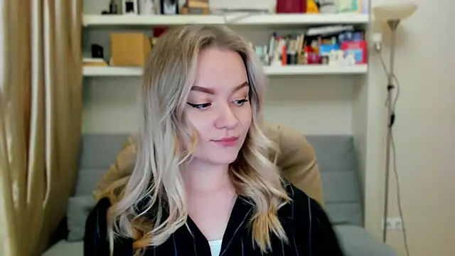 Kara Smith  online show from 8, 11, 2025