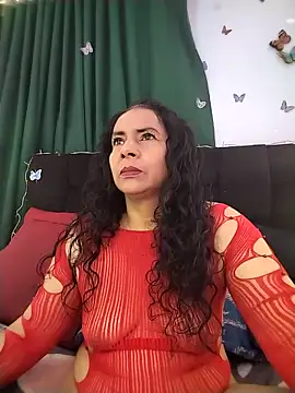 AlexaNovoa  online show from 12, 11, 2025