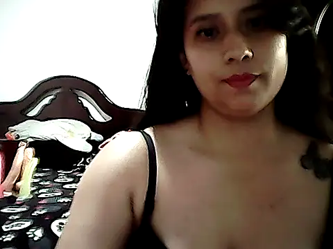 Snapshot of charlotte2351 chatting on 22, 4, 2026 charlotte2351 online show from 22, 4, 2026