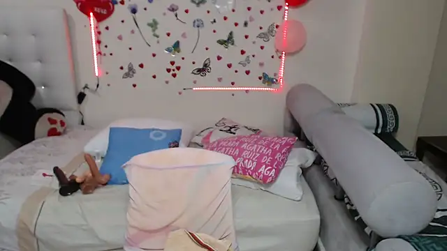 Snapshot of Olgahunder chatting on 8, 2, 2026 Olgahunder online show from 8, 2, 2026