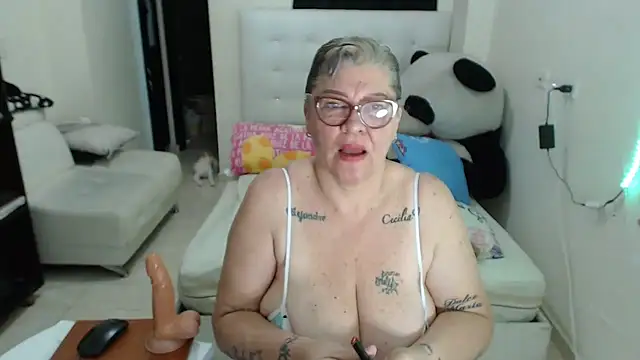 Snapshot of Olgahunder chatting on 10, 2, 2026 Olgahunder online show from 10, 2, 2026