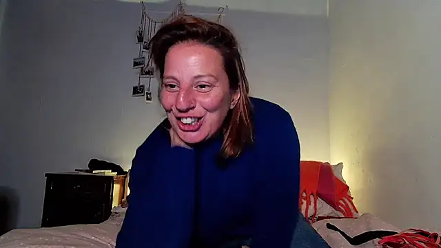 Snapshot of vitoriavaz chatting on 22, 11, 2025 vitoriavaz online show from 22, 11, 2025