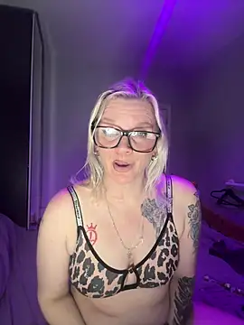 Curvy-Cleo online show from 11, 2, 2026