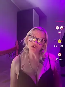 Snapshot of Curvy-Cleo chatting on 29, 4, 2026 Curvy-Cleo online show from 29, 4, 2026