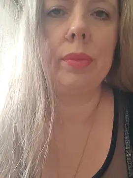 Snapshot of Irina3718 chatting on 12, 10, 2025 Irina3718 online show from 12, 10, 2025