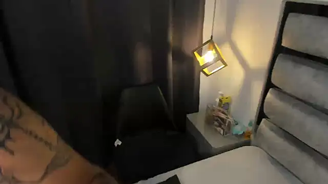 Snapshot of valery_and_Dani_ chatting on 22, 11, 2025 valery and Dani online show from 22, 11, 2025