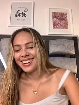 Snapshot of valery_and_Dani_ chatting on 27, 11, 2025 valery and Dani online show from 27, 11, 2025