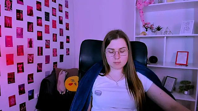 Snapshot of luck_betty chatting on 15, 6, 2026 luck betty online show from 15, 6, 2026