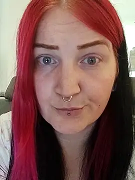 TiffiChantiT2 online show from 5, 6, 2026