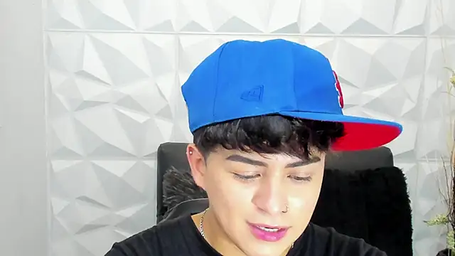 Snapshot of Sam_Daves chatting on 3, 12, 2025 Sam Daves online show from 3, 12, 2025