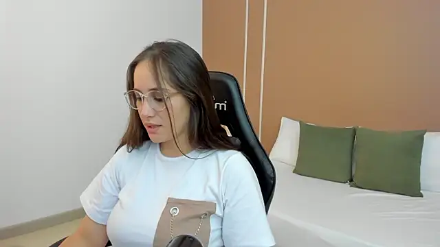 Snapshot of sophia_martinezz_ chatting on 26, 9, 2025 sophia martinezz online show from 26, 9, 2025