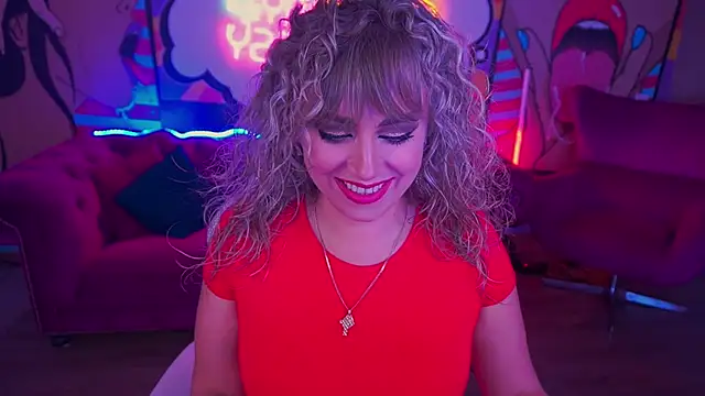 Snapshot of CandyLadyyy chatting on 12, 9, 2025 CandyLadyyy online show from 12, 9, 2025