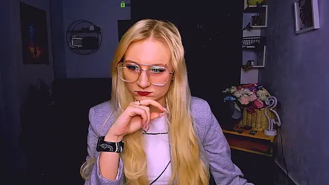 madam uliis online show from 22, 12, 2025