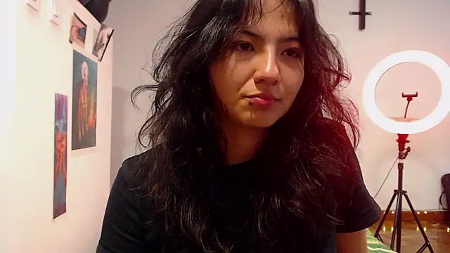Snapshot of Asaray_T chatting on 10, 4, 2026 Asaray T online show from 10, 4, 2026