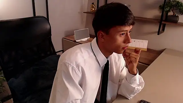 Snapshot of labrinthteasing chatting on 17, 3, 2025 labrinthteasing online show from 17, 3, 2025