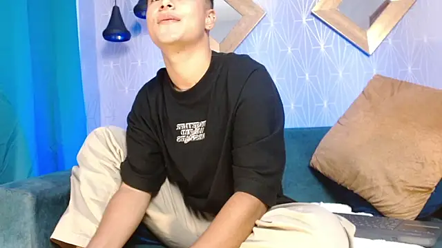 Snapshot of MathewAdams chatting on 18, 3, 2025 MathewAdams online show from 18, 3, 2025