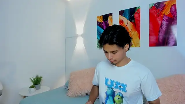 Snapshot of MathewAdams chatting on 25, 9, 2025 MathewAdams online show from 25, 9, 2025