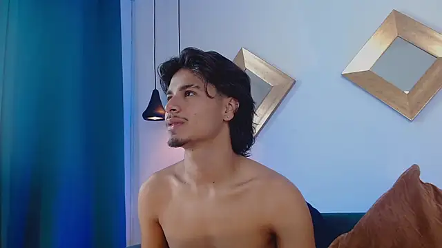 Snapshot of MathewAdams chatting on 5, 11, 2025 MathewAdams online show from 5, 11, 2025