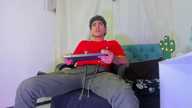Snapshot of LucasCarterr_ chatting on 11, 3, 2025 LucasCarterr online show from 11, 3, 2025