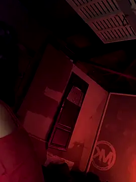 Snapshot of 2brokegirlz chatting on 15, 12, 2025 2brokegirlz online show from 15, 12, 2025