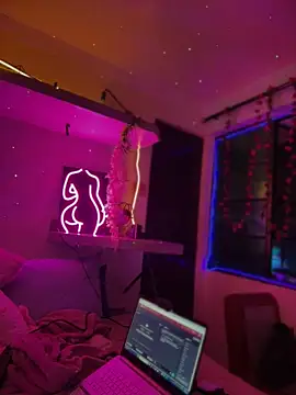 Snapshot of LoganPeny chatting on 3, 12, 2025 LoganPeny online show from 3, 12, 2025