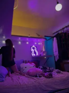 Snapshot of LoganPeny chatting on 5, 12, 2025 LoganPeny online show from 5, 12, 2025