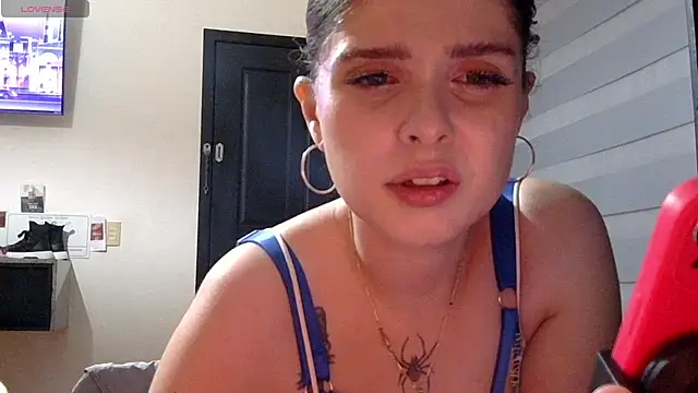 Snapshot of LoganPeny chatting on 10, 1, 2026 LoganPeny online show from 10, 1, 2026