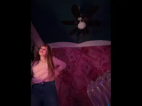 Snapshot of LoganPeny chatting on 18, 1, 2026 LoganPeny online show from 18, 1, 2026