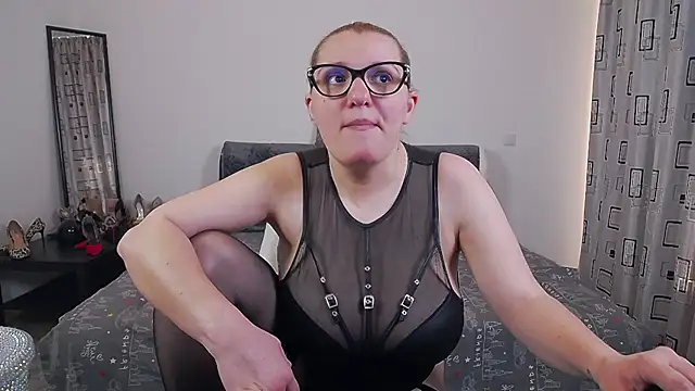 Snapshot of SharronAlexa chatting on 1, 4, 2026 SharronAlexa online show from 1, 4, 2026