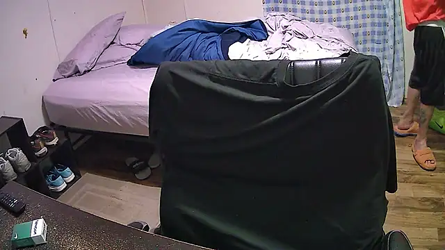 Muffdiver718 online show from 21, 3, 2025