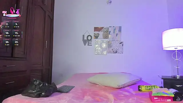 Snapshot of alana_111 chatting on 29, 10, 2025 alana 111 online show from 29, 10, 2025