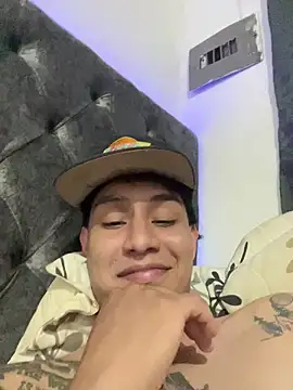 Snapshot of Stone_grey1_ chatting on 10, 4, 2026 Stone grey1 online show from 10, 4, 2026