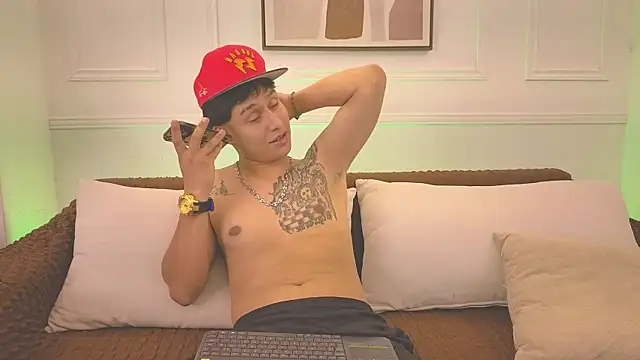 Snapshot of Stone_grey1_ chatting on 24, 4, 2026 Stone grey1 online show from 24, 4, 2026