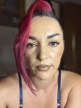 Snapshot of MeganFoxiy chatting on 7, 11, 2025 MeganFoxiy online show from 7, 11, 2025