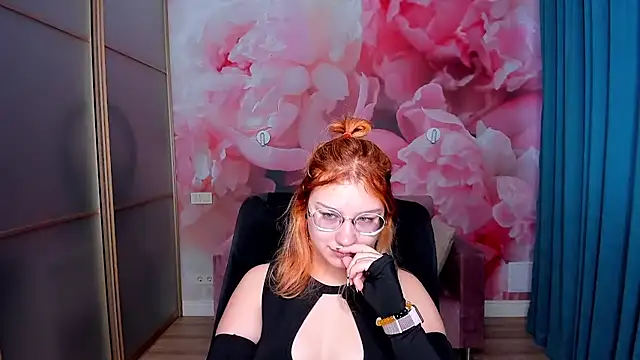 AngelinaLow online show from 2, 12, 2025