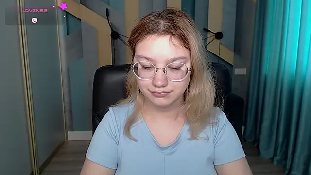 AngelinaLow online show from 2, 2, 2026