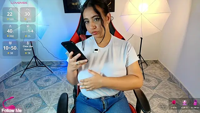 Snapshot of adrianax28 chatting on 23, 4, 2026 adrianax28 online show from 23, 4, 2026