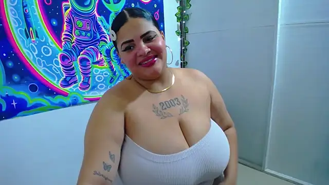 latina bigboos25 online show from 17, 12, 2025