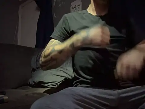 Snapshot of Stillhard8925 chatting on 3, 10, 2025 Stillhard8925 online show from 3, 10, 2025