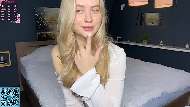 Snapshot of RadiantBliss chatting on 1, 11, 2025 RadiantBliss online show from 1, 11, 2025