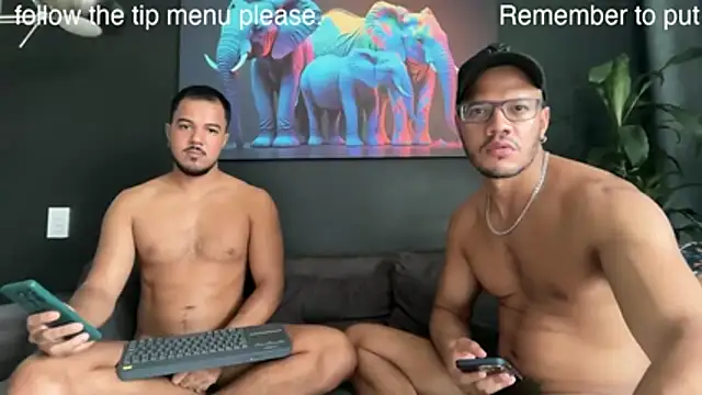 Snapshot of highlatin_guysoficial chatting on 14, 4, 2026 highlatin guysoficial online show from 14, 4, 2026