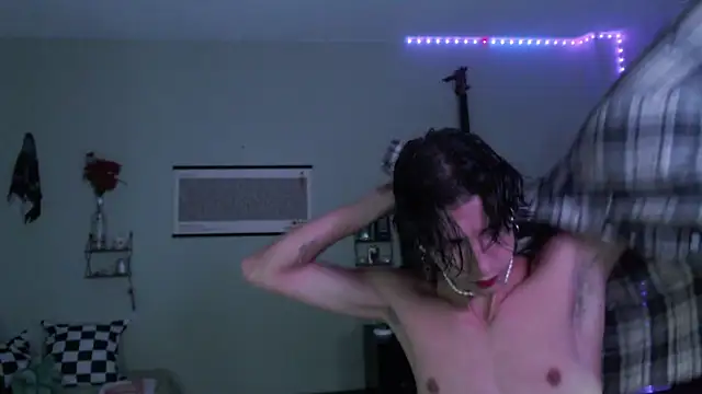 Snapshot of _Yone chatting on 17, 10, 2025 Yone online show from 17, 10, 2025