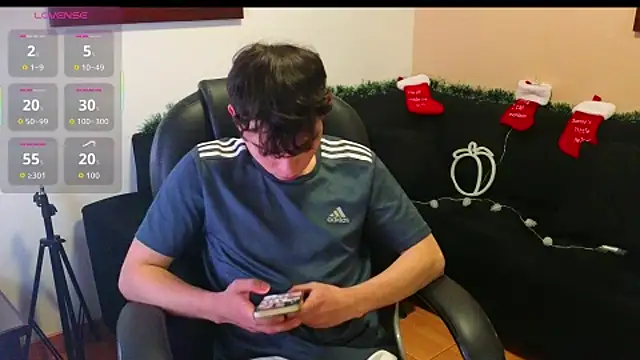 Snapshot of lukeboyce33 chatting on 12, 11, 2025 lukeboyce33 online show from 12, 11, 2025