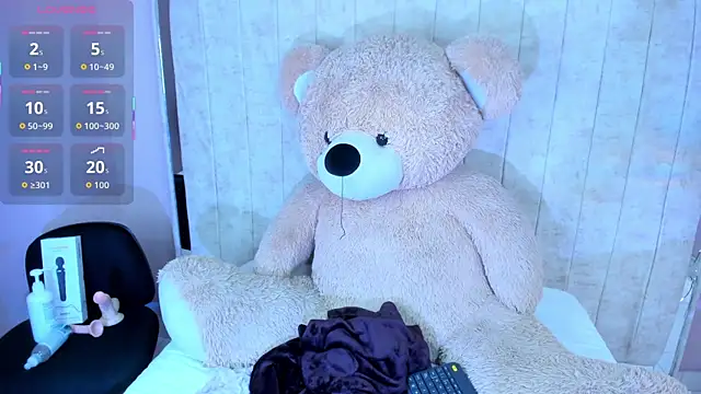 Snapshot of Alice_26_ chatting on 13, 11, 2025 Alice 26 online show from 13, 11, 2025