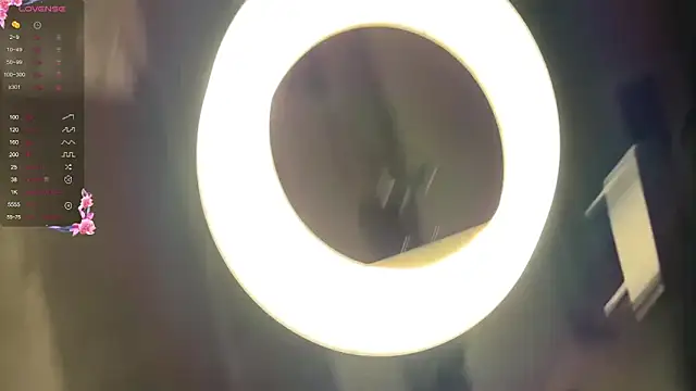 Snapshot of TwinTemptations chatting on 17, 9, 2025 TwinTemptations online show from 17, 9, 2025