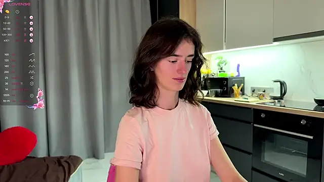 Snapshot of TwinTemptations chatting on 20, 9, 2025 TwinTemptations online show from 20, 9, 2025