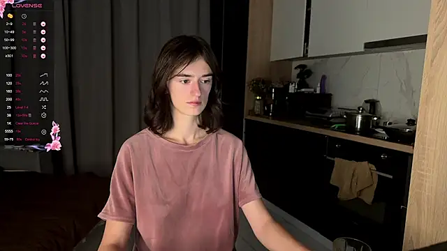 Snapshot of TwinTemptations chatting on 27, 9, 2025 TwinTemptations online show from 27, 9, 2025