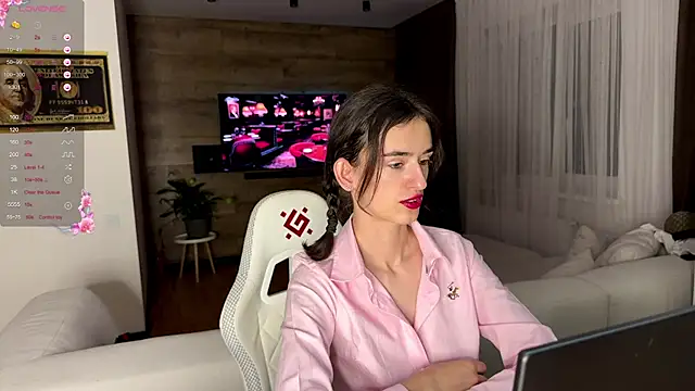 Snapshot of TwinTemptations chatting on 13, 10, 2025 TwinTemptations online show from 13, 10, 2025